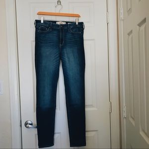 HOLLISTER DARK HIGH RISE SUPER SKINNY JEANS
